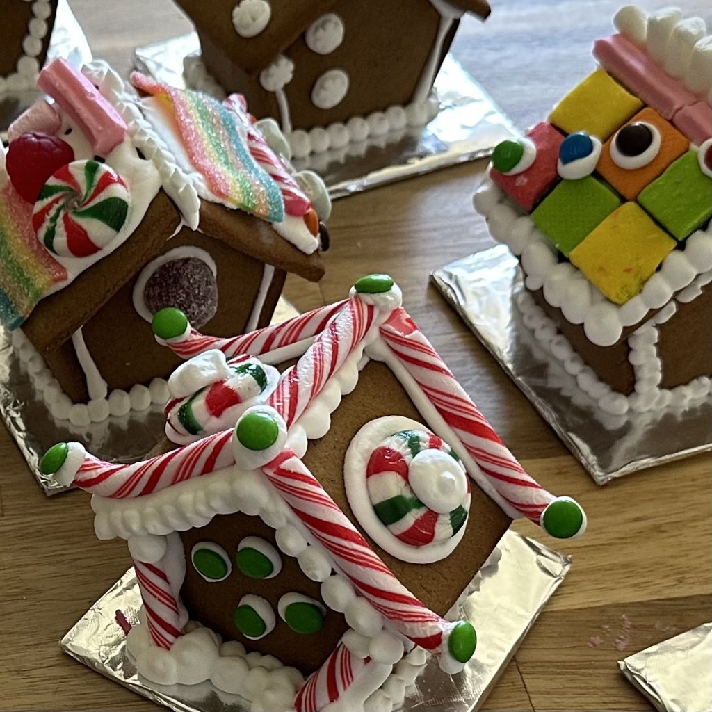 gingerbread houses for little&nbsp;hands